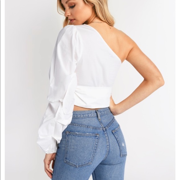 Tobi Joanne White One Shoulder Crop Top - Size Medium - Picture 3 of 11